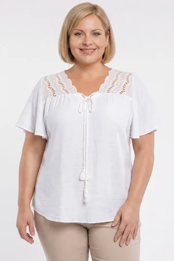 Bílá halenka s kravatou