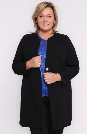 Elegantní černý kabát
